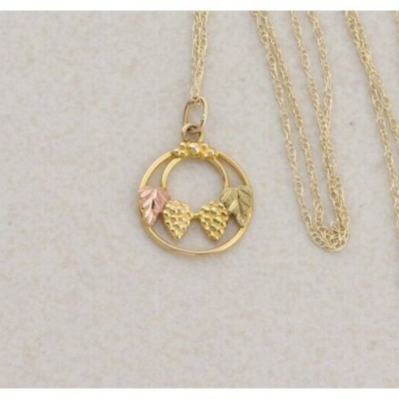 10k Yellow Gold Black Hills Gold Necklace 18" Chain - Picture 4 of 8